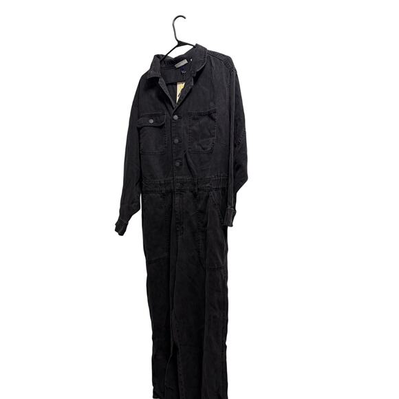 Universal Thread Women's Long Sleeve Utility Baggy Denim Jumpsuit in black. - Picture 1 of 4
